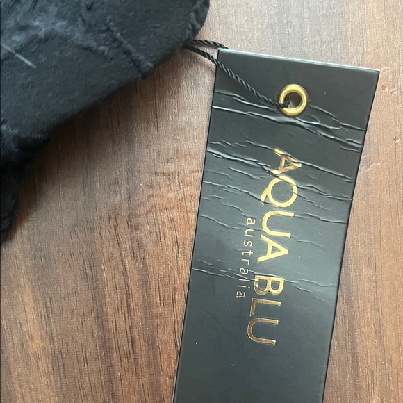 New Aqua Blu  Black Textured One-Piece Swimsuit with Decorative Buckle size 12 - Picture 6 of 12